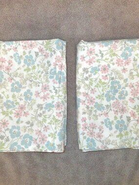 Laura Ashley Cotton Percale Standard Pillowcases Set Of 2 Floral Cottagecore NEW